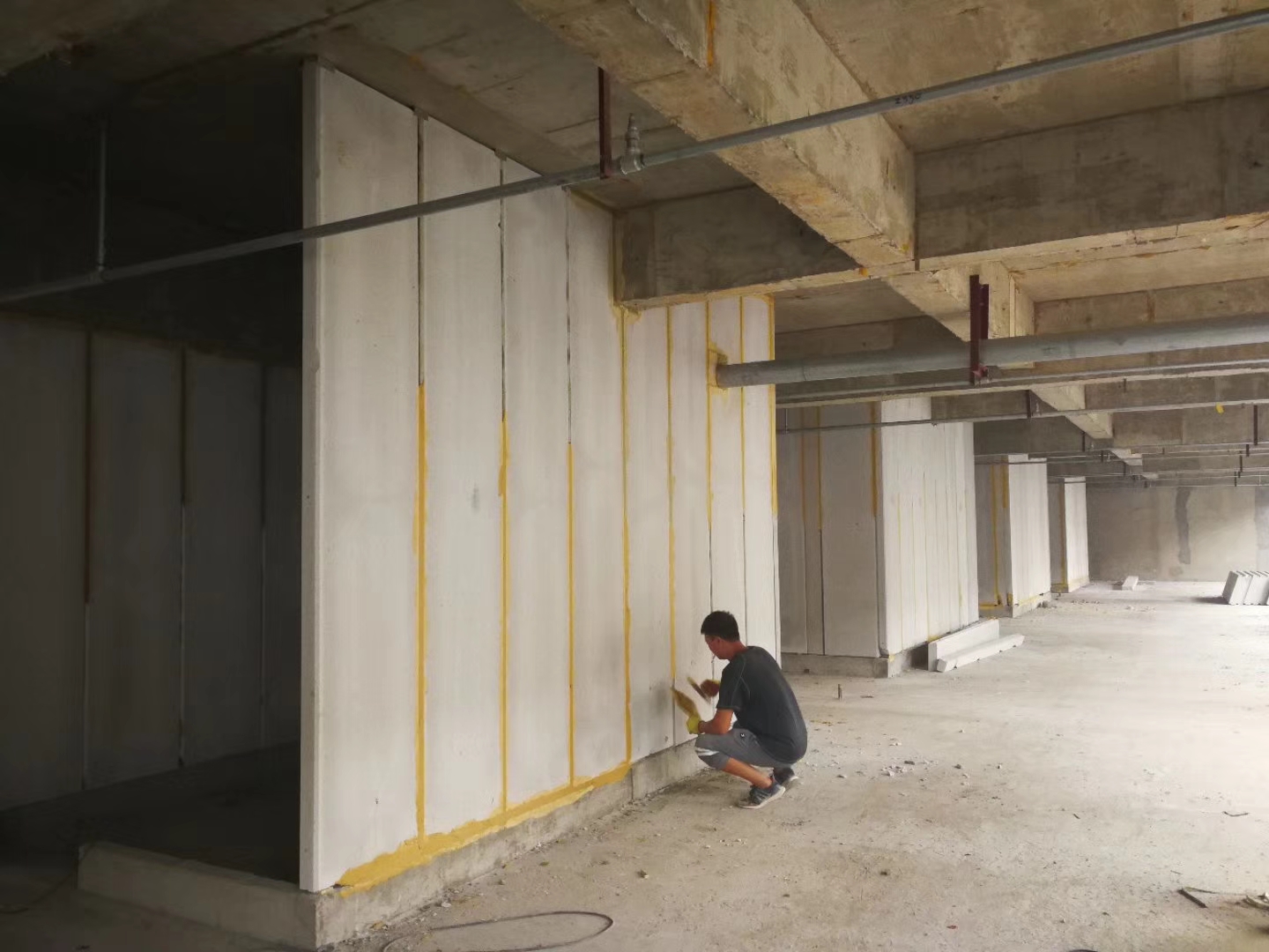 宿州无机发泡轻骨料混凝土隔墙板施工技术性能研究